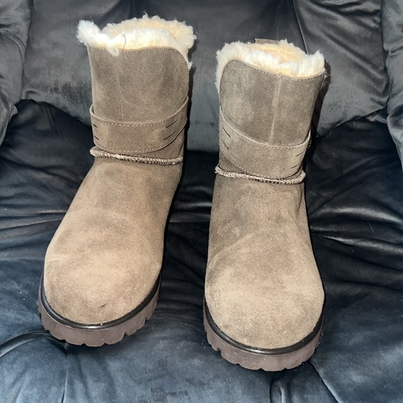 Bearpaw Wellston boots, seal brown, width M, size 7, worn gently - Picture 2 of 7